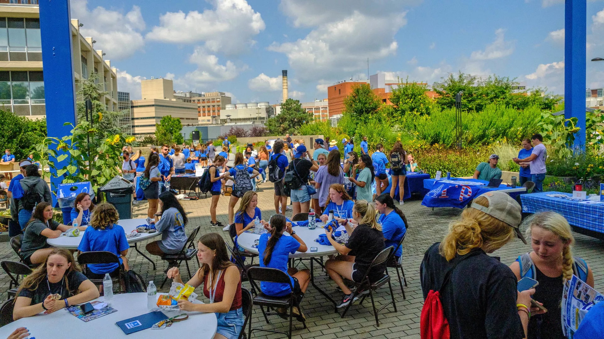Students attend the CAFE Welcome Event in Alumni Plaza next to the Garrigus building.